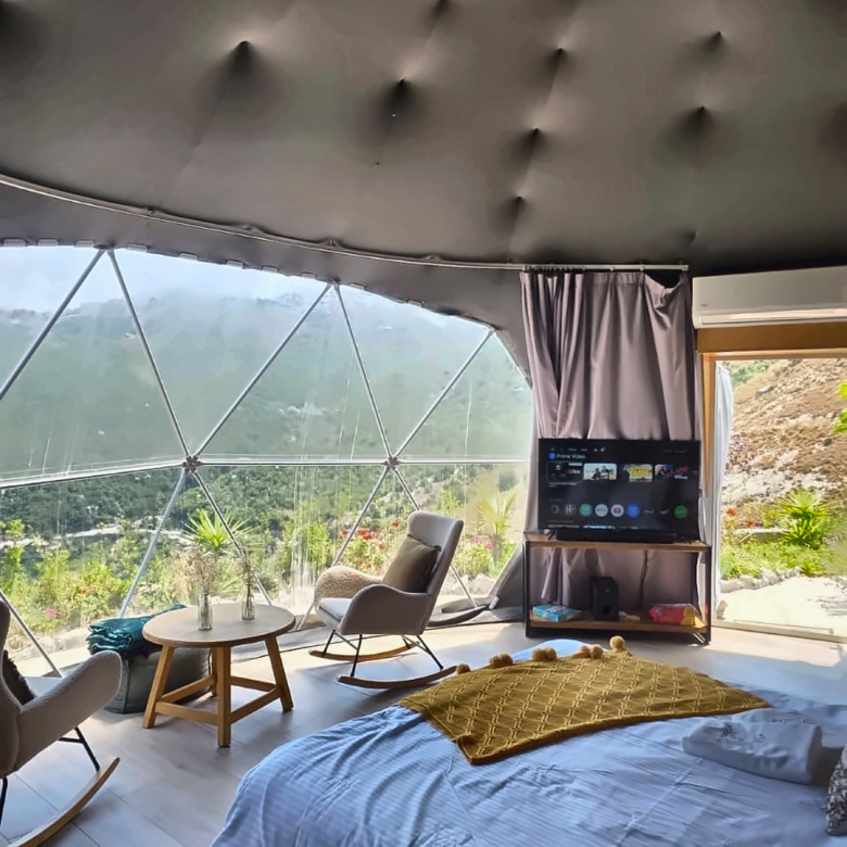 Hemlaya Dome, Matn