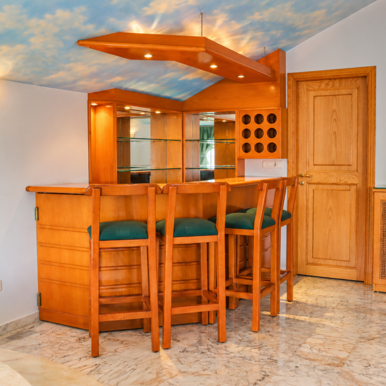 Spacious 7-Bedroom Mountain Villa with Private Pool – Kfardebian