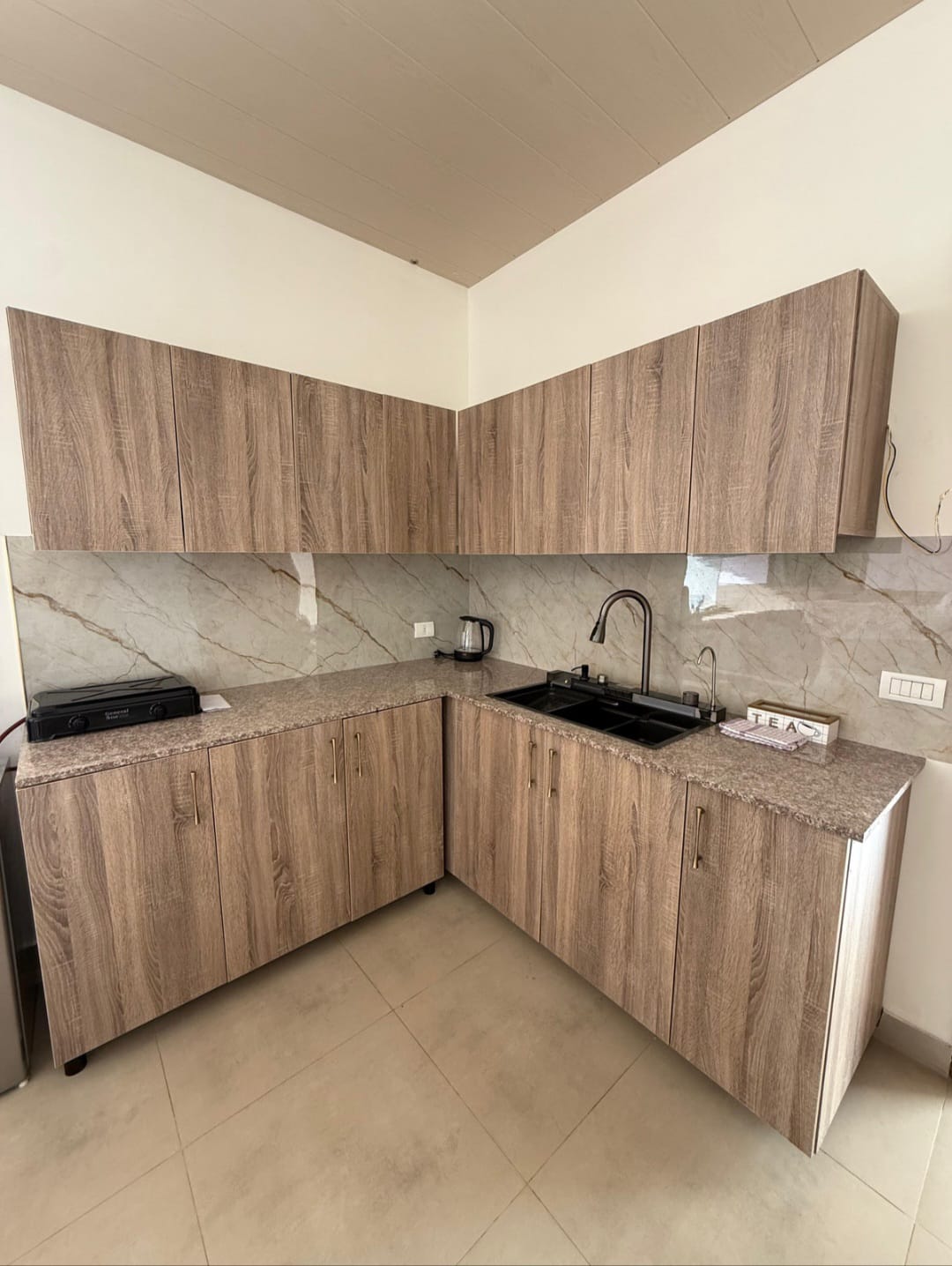 🏡 Unit C – Two Connected Suites