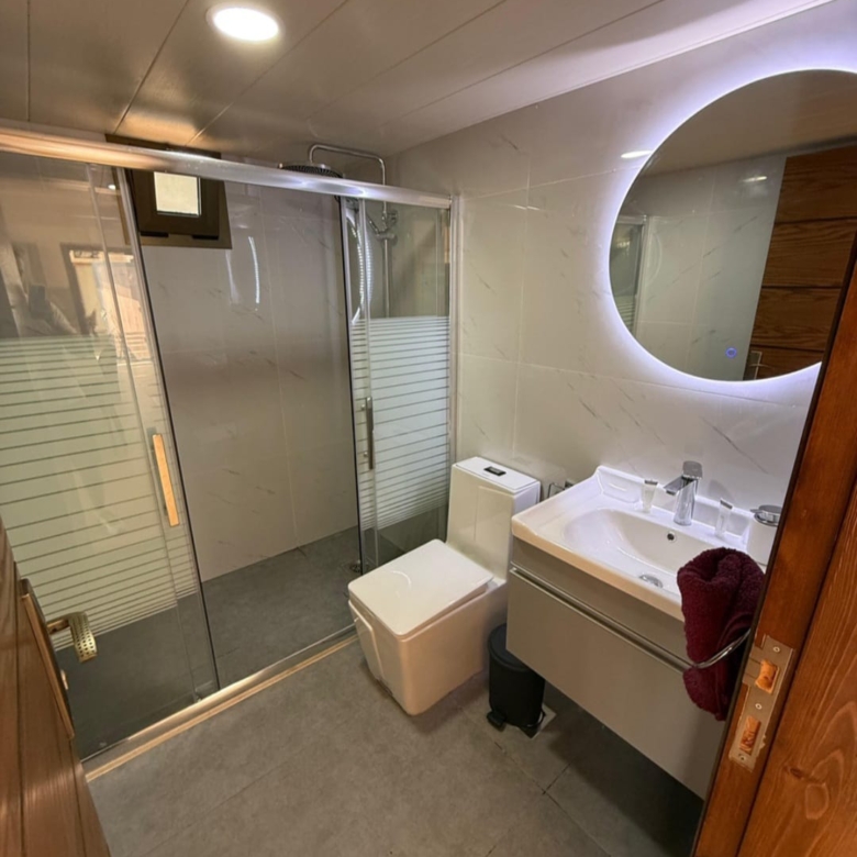 🏡 Unit C – Two Connected Suites