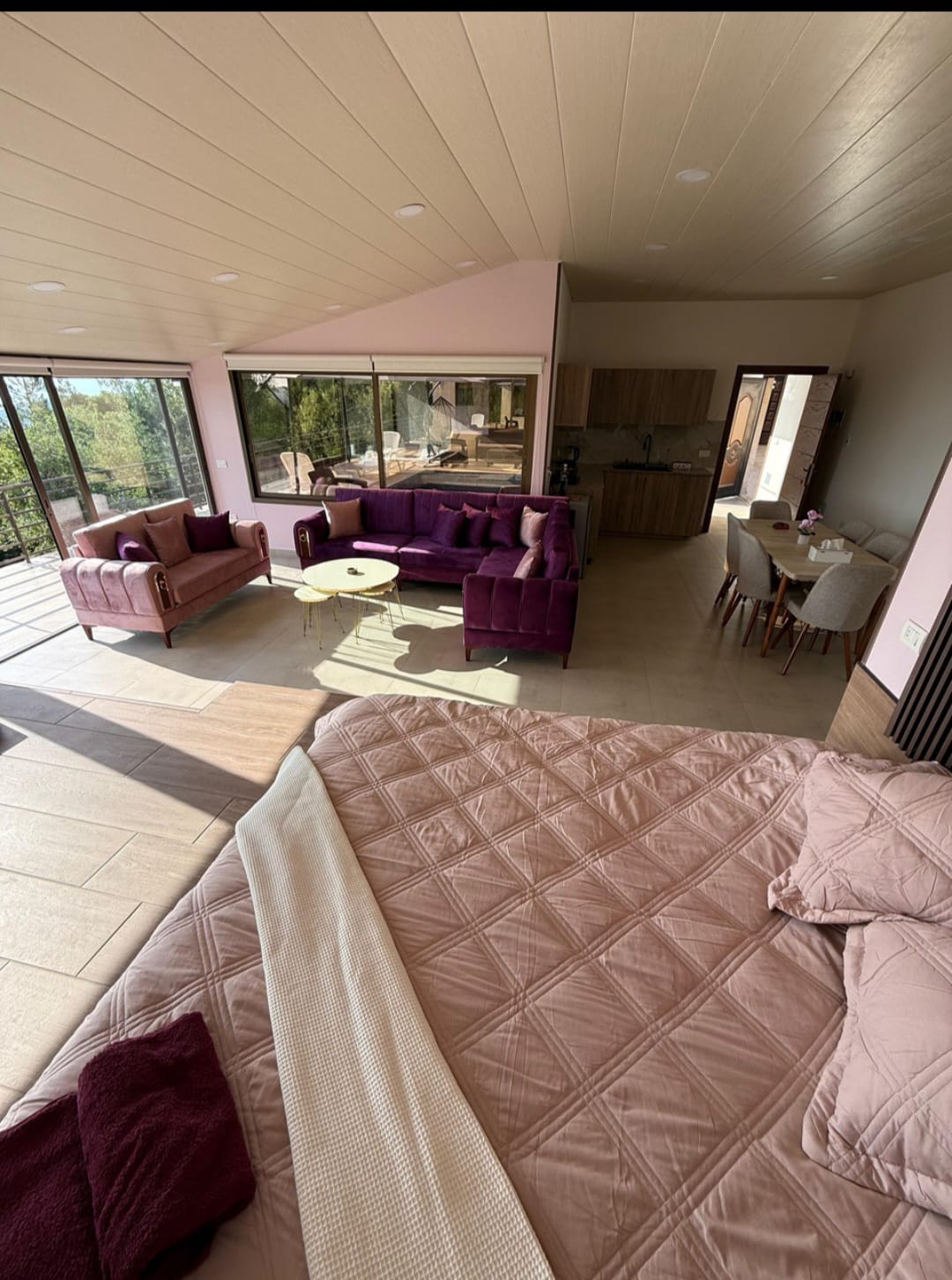 🏡 Unit C – Two Connected Suites
