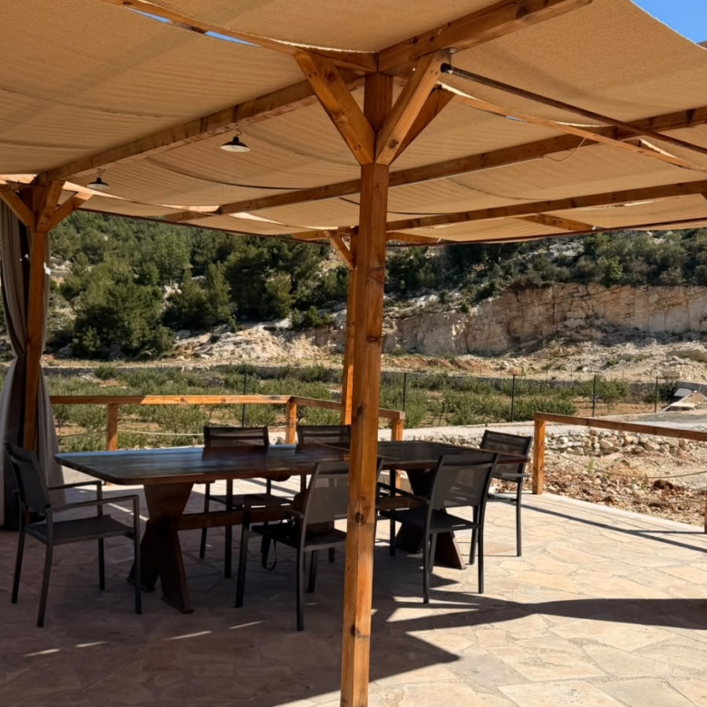 Cozy Two-Bedroom Chalet with Outdoor Jacuzzi & Fire Pit – Barhalyoun, Bcharre