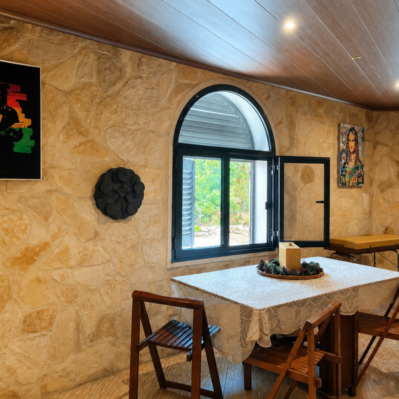 Valleyvista Guesthouse with Private Pool – Kfifan, Batroun