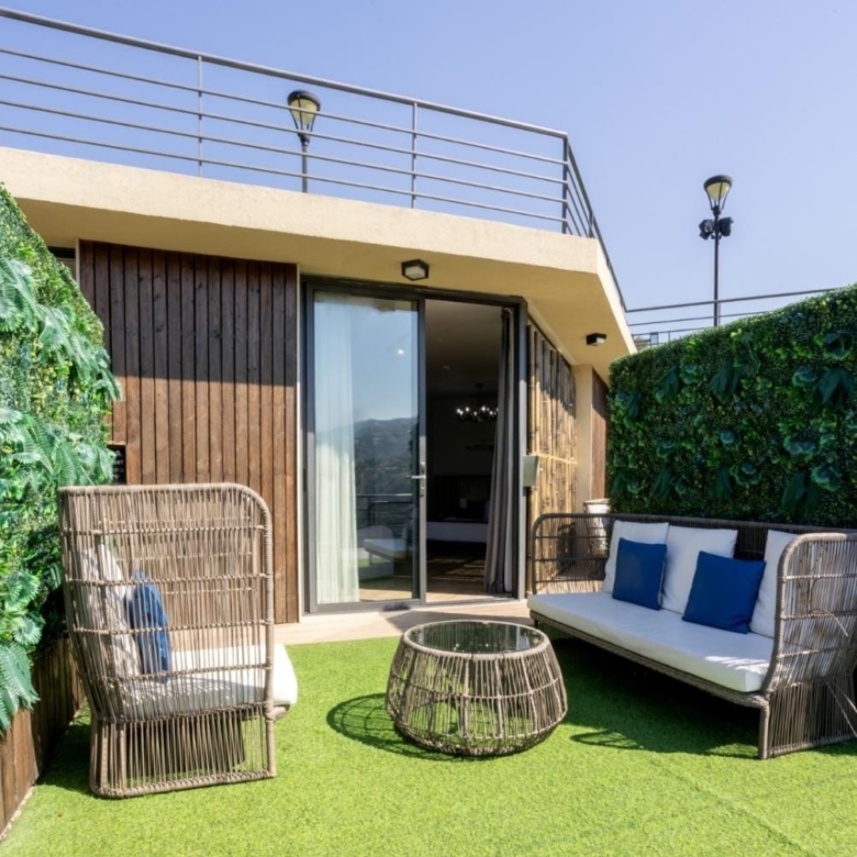 Superior Cliff Rooms – Aajaltoun