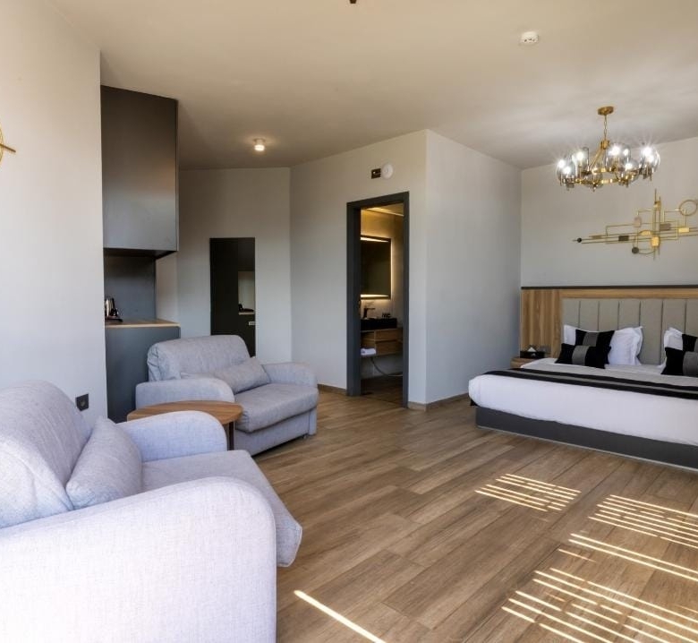 Superior Cliff Rooms – Aajaltoun