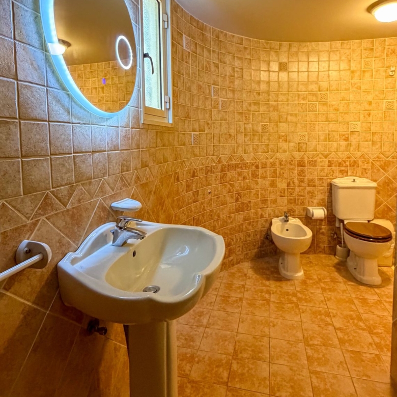 2-Bedroom Stay in the Heart of Batroun